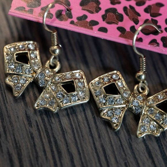 BNWT Betsey Johnson Crystal Bow Earrings - Picture 1 of 2
